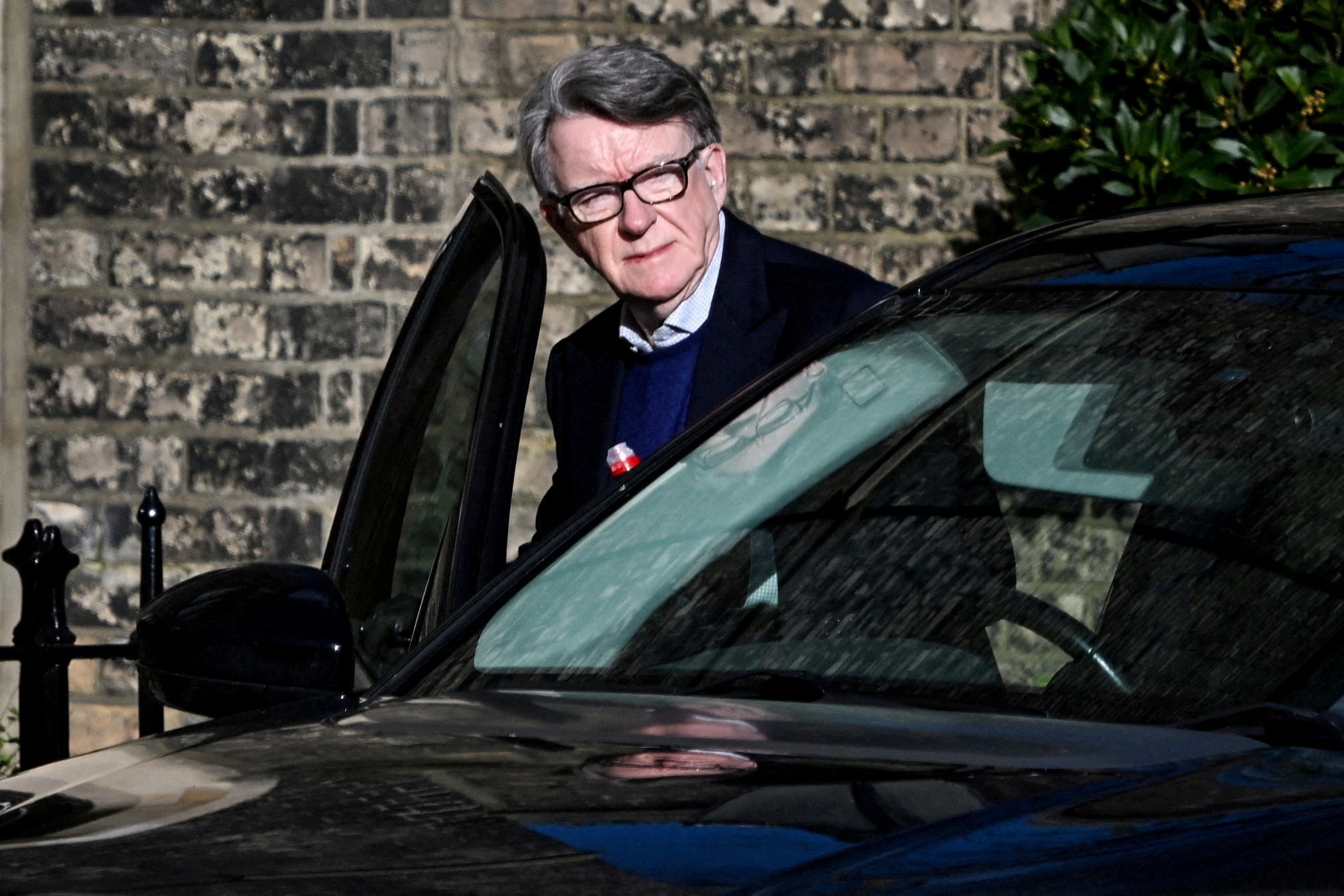 Peter Mandelson, ex-embaixador britânico investigado no caso Epstein, é preso